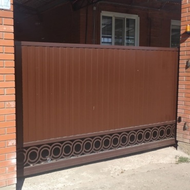 Откатные кованые ворота под навес 2400x1700