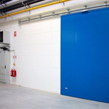 Ворота откатные противопожарные синего цвета 2000x1500