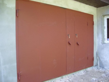 Ворота гаражные металлические утепленные с калиткой